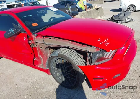2013 Ford Mustang z USA, uszkodzony, nr VIN 1ZVBP8AM0D5280044